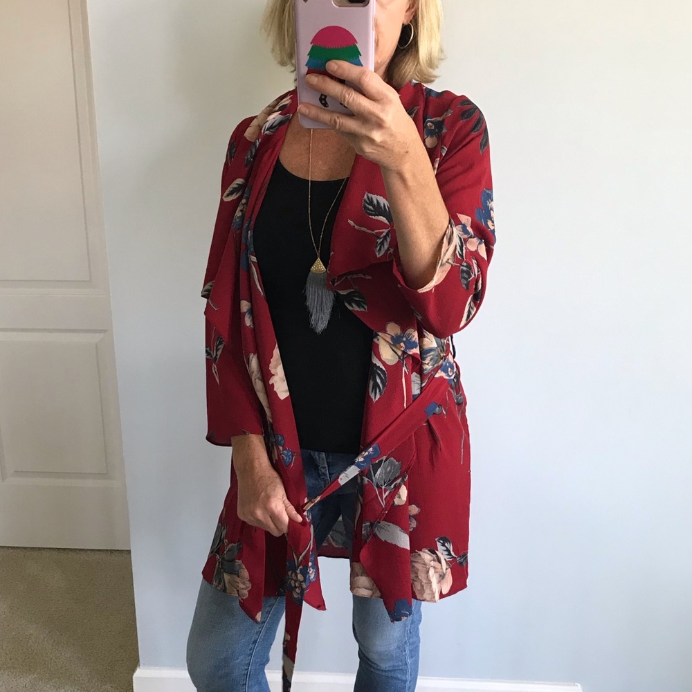 SIZE SMALL Red Floral Kimono - Picture 4 of 7